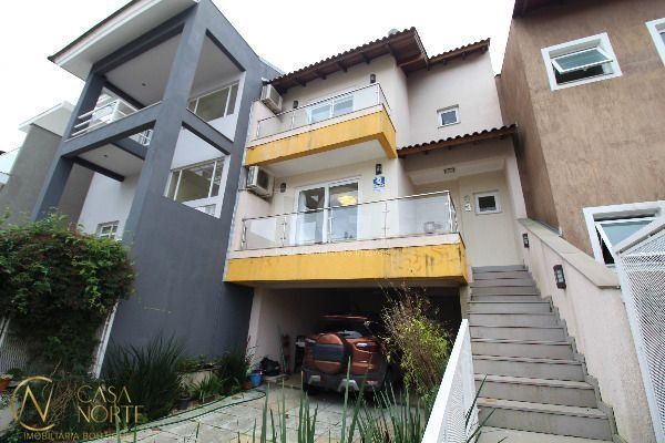 Casa à venda com 3 quartos, 171m², 1 suíte, 4 vagas, Rua Fabiana Kila de Avila no bairro Hípica em Porto Alegre
