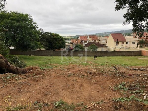 Terreno à venda  com 142m², Estrada Jorge Pereira Nunes no bairro Campo Novo em Porto Alegre