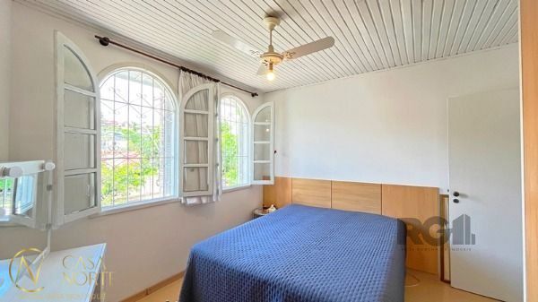Casa à venda com 3 quartos, 204m², 1 suíte, 3 vagas, Rua Conselheiro Xavier da Costa no bairro Ipanema em Porto Alegre