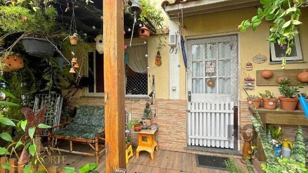 Casa à venda com 2 quartos, 118m², 2 vagas, Avenida Edgar Pires de Castro no bairro Aberta dos Morros em Porto Alegre
