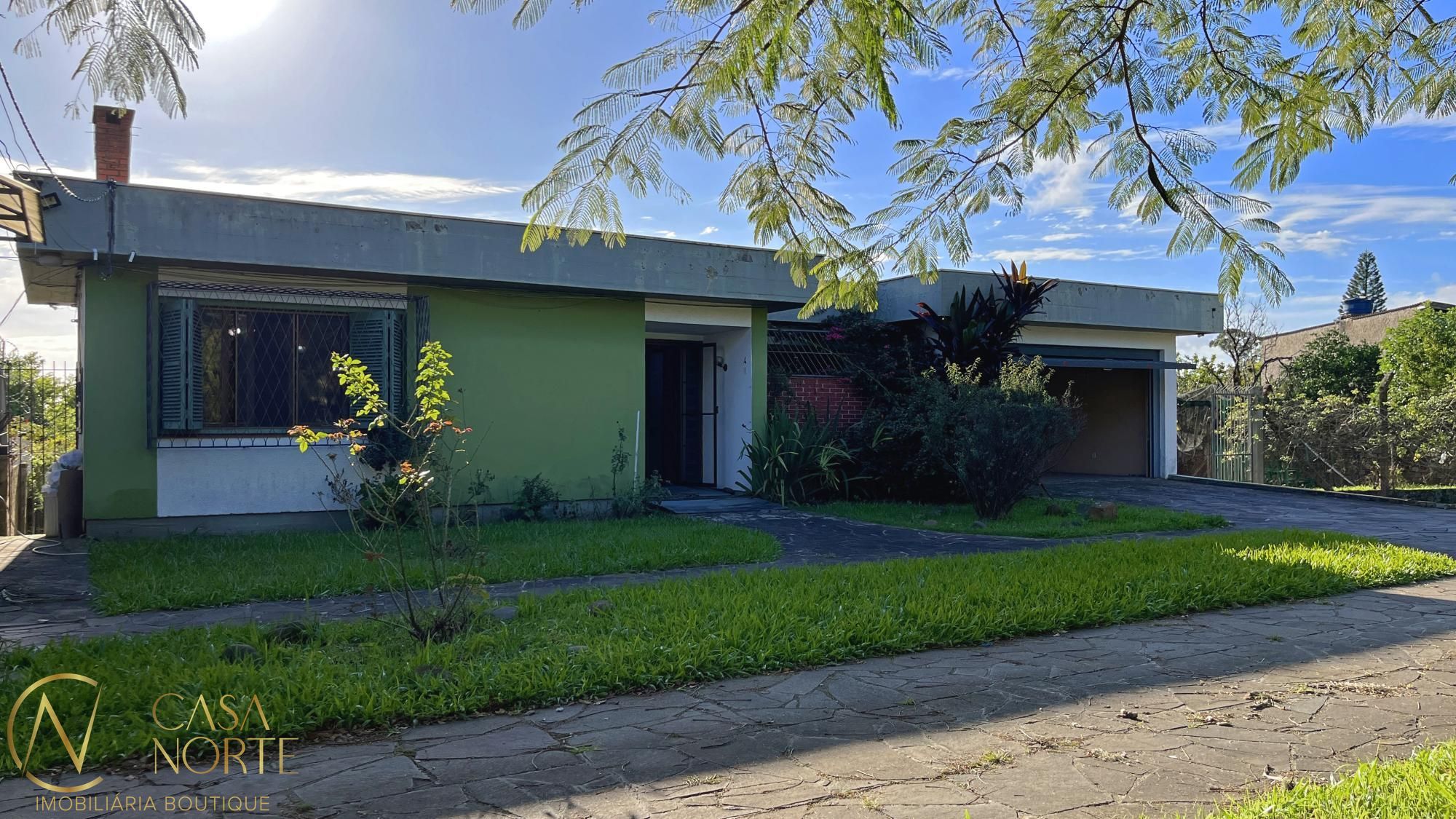 Casa à venda com 4 quartos, 1967m², 1 suíte, 2 vagas, Rua Domício da Gama no bairro Glória em Porto Alegre