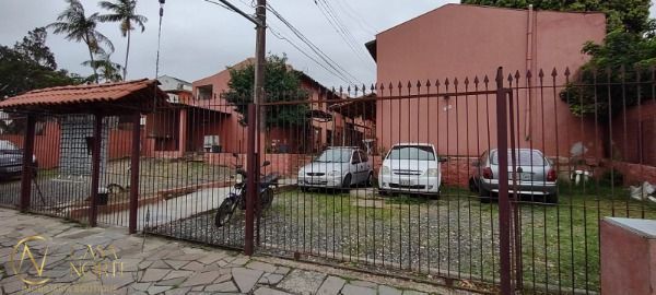 Casa de Condomínio à venda com 2 quartos, 36m², 1 vaga, Rua Jacunda no bairro Guarujá em Porto Alegre