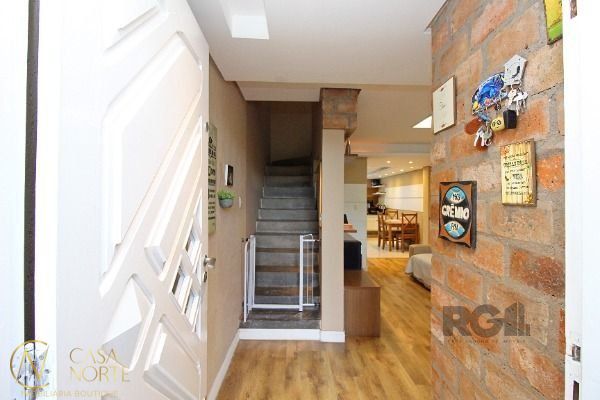 Casa à venda com 2 quartos, 83m², 2 suítes, 2 vagas, Rua Baldoino Bottini no bairro Hípica em Porto Alegre