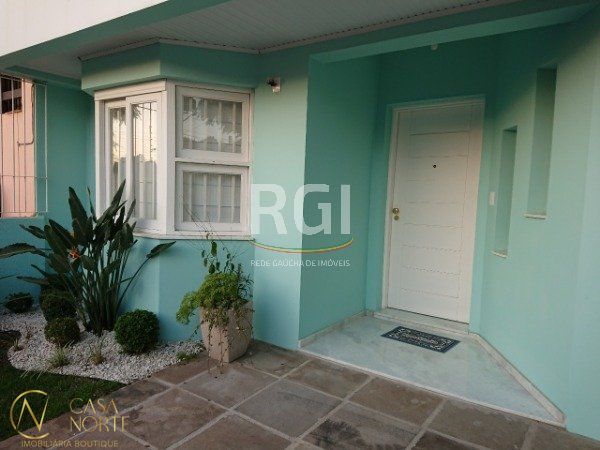 Casa à venda com 4 quartos, 200m², 1 suíte, 2 vagas, Rua Olegario Dias Maciel no bairro Espírito Santo em Porto Alegre