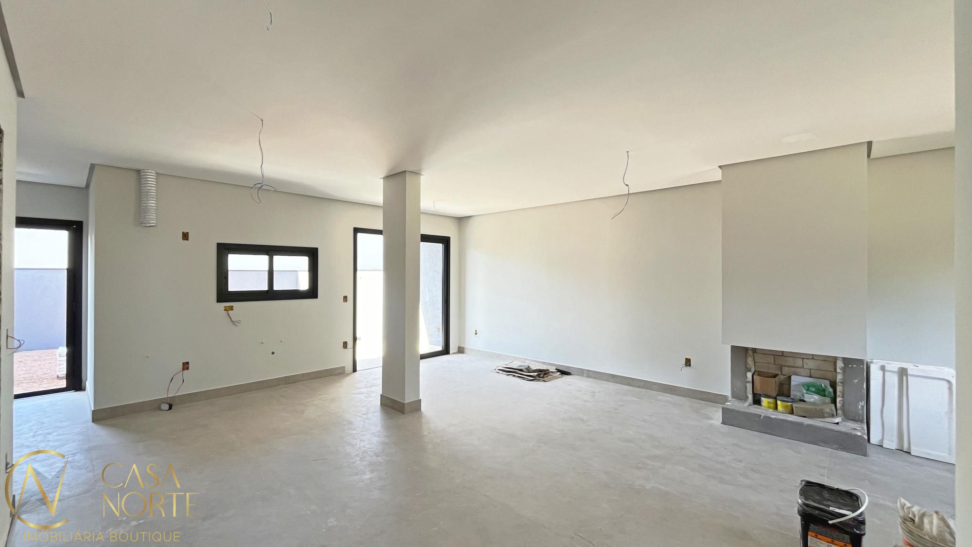 Casa de Condomínio à venda com 3 quartos, 140m², 1 suíte, 2 vagas, Avenida Juca Batista no bairro Hípica em Porto Alegre