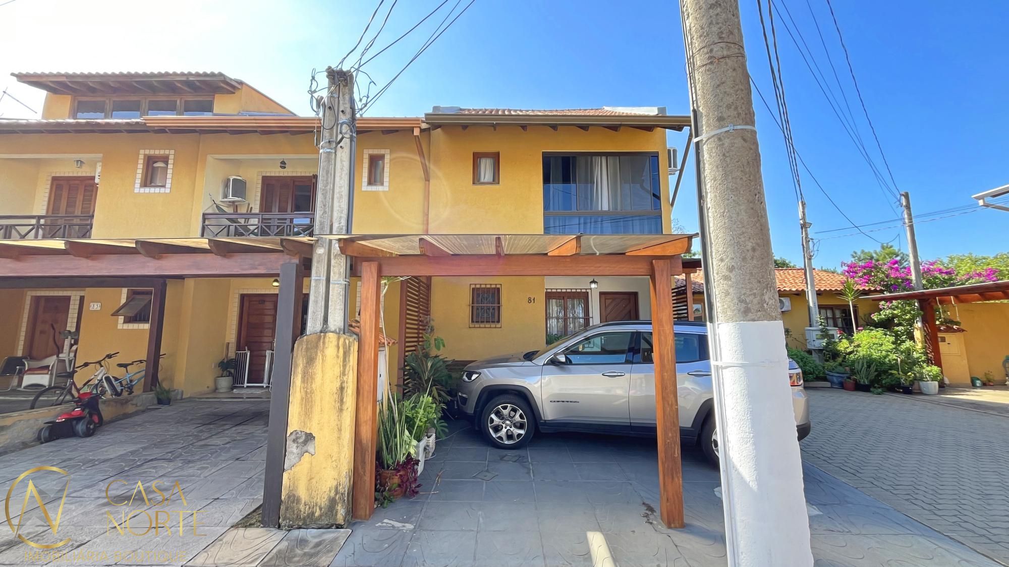 Casa de Condomínio à venda com 3 quartos, 90m², 1 suíte, 1 vaga, Avenida Edgar Pires de Castro no bairro Aberta dos Morros em Porto Alegre