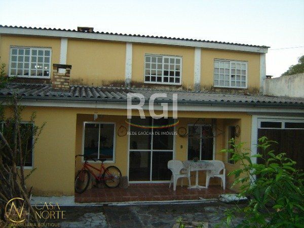 Casa à venda com 4 quartos, 150m², 2 suítes, 6 vagas, Rua Professora Celia Lang Lisboa no bairro Aberta dos Morros em Porto Alegre