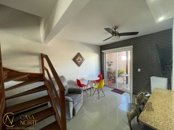 Casa de Condomínio à venda com 3 quartos, 147m², 1 suíte, 2 vagas, Avenida Edgar Pires de Castro no bairro Hípica em Porto Alegre