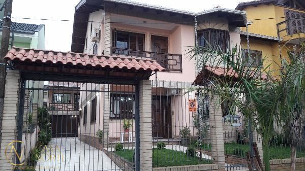 Casa à venda com 3 quartos, 300m², 3 suítes, 4 vagas, Rua Moacyr Godoy Ilha no bairro Espírito Santo em Porto Alegre