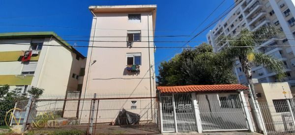 Apartamento à venda com 2 quartos, 77m², 2 vagas, Rua Lasar Segall no bairro São Sebastião em Porto Alegre