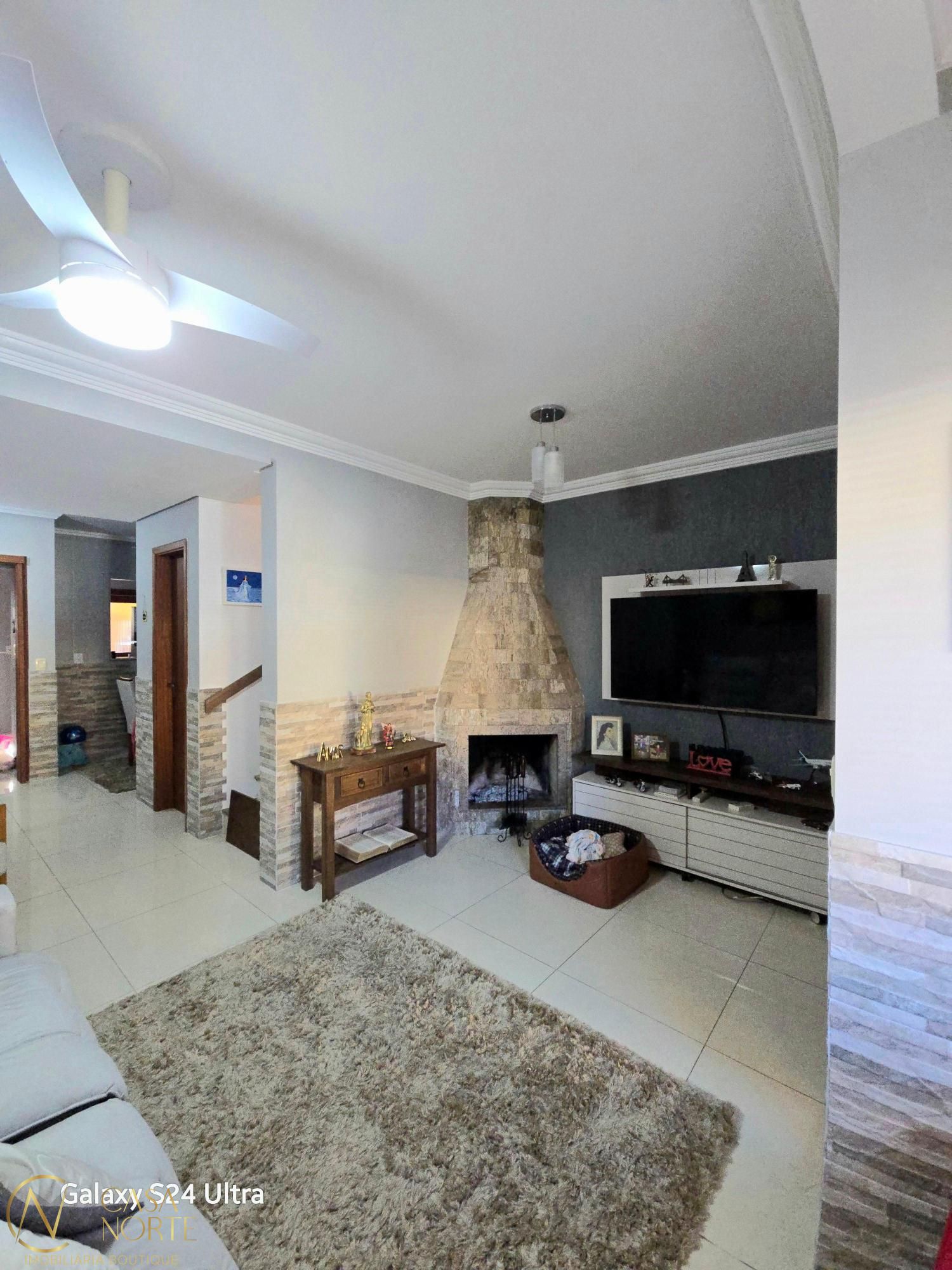 Casa à venda com 2 quartos, 66m², 1 suíte, 1 vaga, Edgar Pires de Castro no bairro Hípica em Porto Alegre