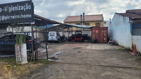 Terreno à venda  com 102m², Avenida Edgar Pires de Castro no bairro Hípica em Porto Alegre