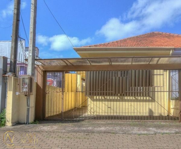 Casa à venda com 3 quartos, 110m², 2 vagas, Avenida Tramandai no bairro Ipanema em Porto Alegre