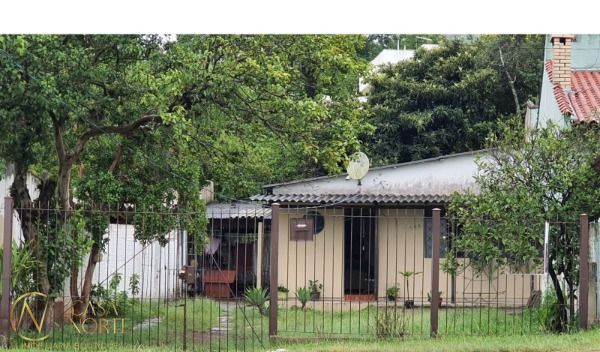 Terreno à venda  com 300m², Avenida Edgar Pires de Castro no bairro Hípica em Porto Alegre