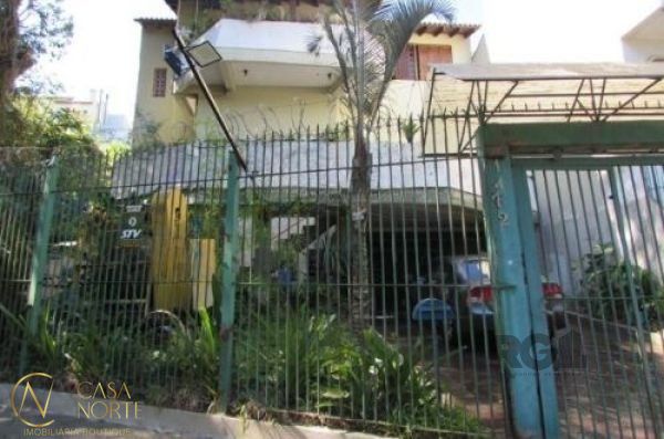 Casa à venda com 4 quartos, 356m², 2 suítes, 4 vagas, Avenida Fabio Araujo Santos no bairro Nonoai em Porto Alegre