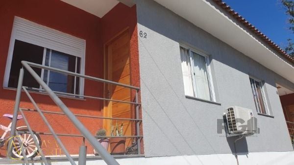 Casa de Condomínio à venda com 2 quartos, 45m², 1 vaga, Estrada Barro Vermelho no bairro Restinga em Porto Alegre