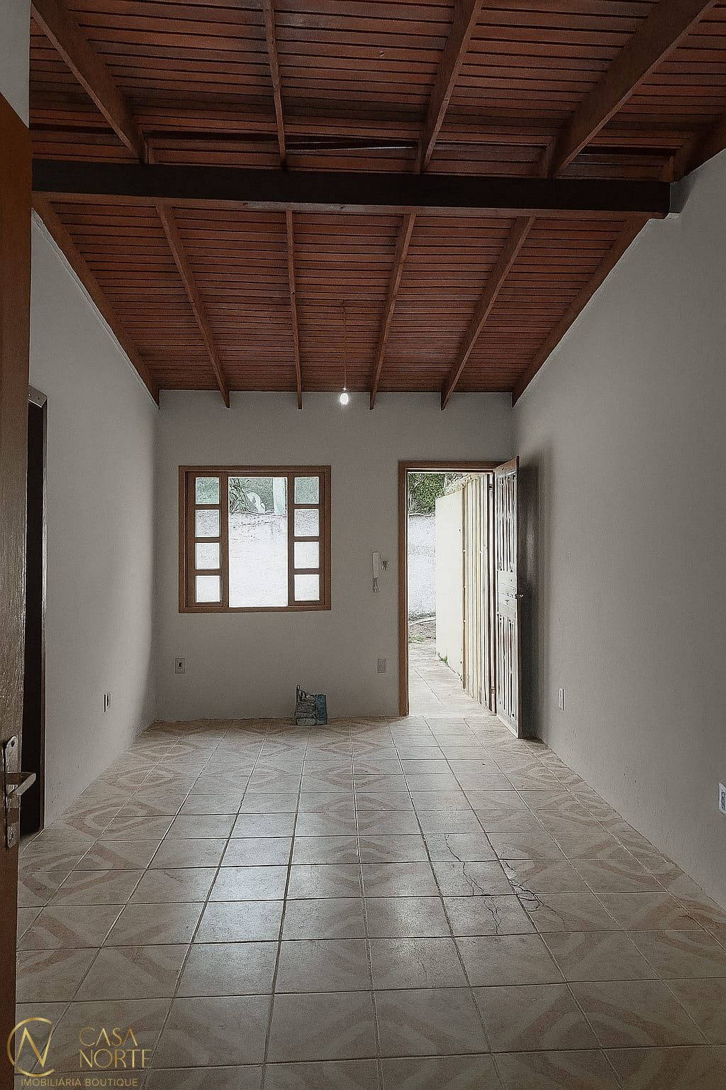 Casa à venda com 2 quartos, 36m², Rua Camaquã no bairro Camaquã em Porto Alegre