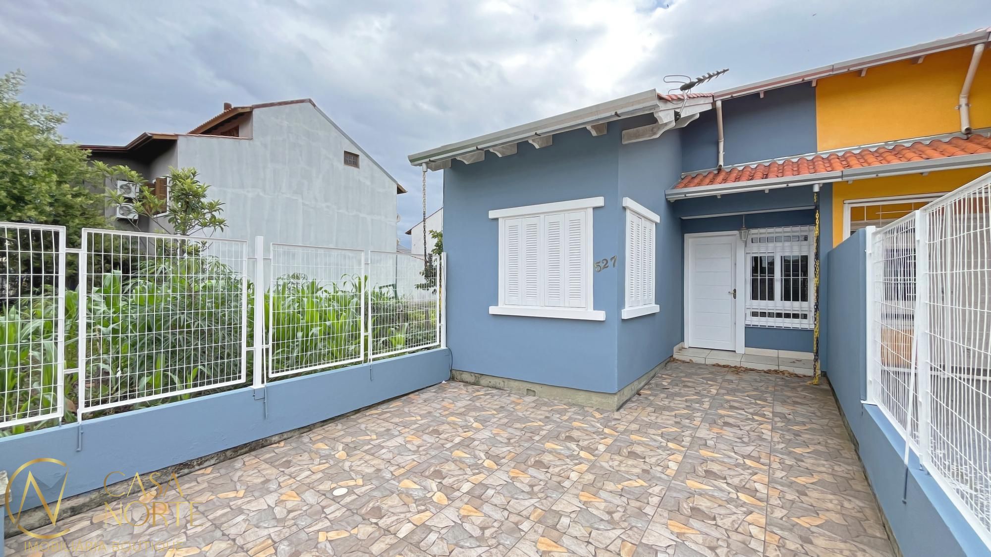 Casa à venda com 2 quartos, 70m², 2 suítes, 2 vagas, Rua Baldoino Bottini no bairro Hípica em Porto Alegre