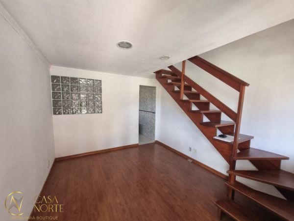 Sobrado à venda com 2 quartos, 48m², 1 suíte, 1 vaga, Rua Atílio Supertti no bairro Vila Nova em Porto Alegre