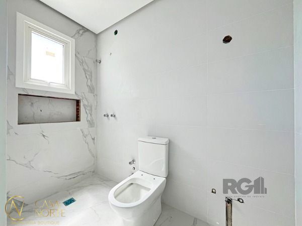 Casa à venda com 3 quartos, 99m², 1 suíte, 2 vagas, Rua Francisco Mattos Terres no bairro Aberta dos Morros em Porto Alegre