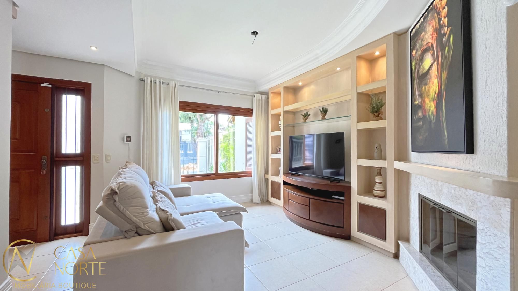 Casa à venda com 3 quartos, 253m², 1 suíte, 4 vagas, Rua Otelo Rosa no bairro Ipanema em Porto Alegre