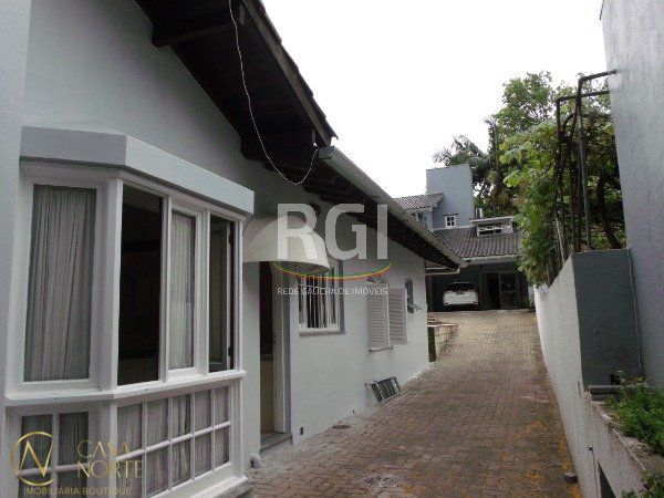 Casa à venda com 3 quartos, 340m², 2 suítes, 6 vagas, João Mendes Ouriques no bairro Jardim Isabel em Porto Alegre