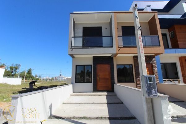 Casa à venda com 2 quartos, 107m², 2 suítes, 1 vaga, Rua Affonso Lunardelli no bairro Hípica em Porto Alegre