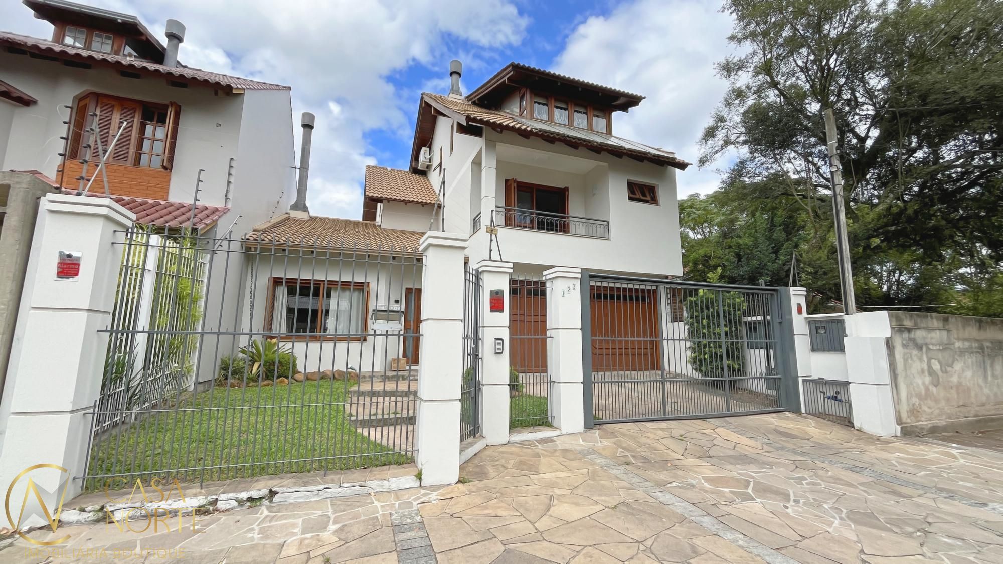 Casa à venda com 3 quartos, 253m², 1 suíte, 4 vagas, Rua Otelo Rosa no bairro Ipanema em Porto Alegre