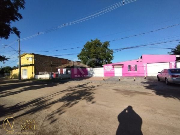 Casa à venda com 5 quartos, 500m², 3 vagas, Rua Jorge Mello Guimaraes no bairro Belém Novo em Porto Alegre