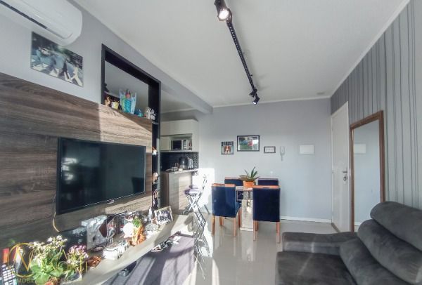 Apartamento à venda com 2 quartos, 52m², 1 vaga, Rua Joaquim de Carvalho no bairro Vila Nova em Porto Alegre