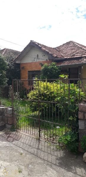 Terreno à venda  com 340m², Rua Doutor Mário Totta no bairro Tristeza em Porto Alegre