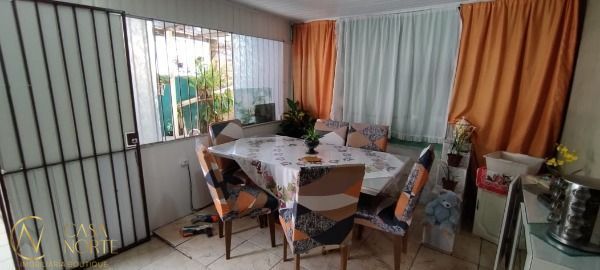 Casa à venda com 3 quartos, 170m², 1 vaga, Rua Liberal no bairro Tristeza em Porto Alegre