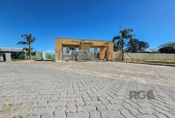 Terreno à venda  com 147m², Avenida Juca Batista no bairro Hípica em Porto Alegre