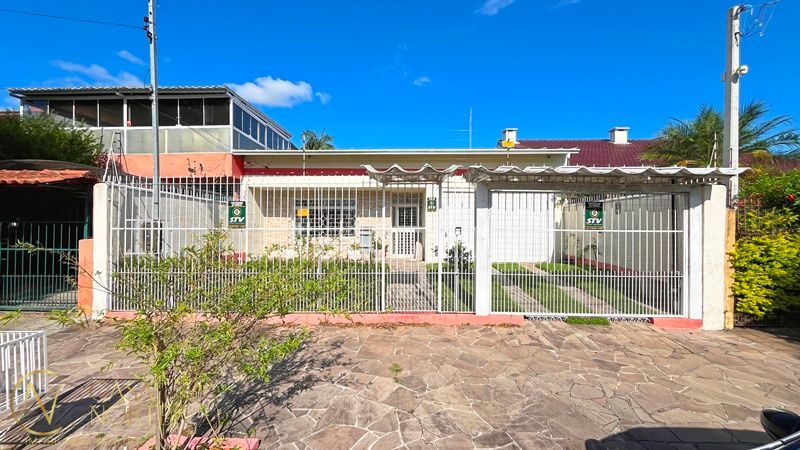 Casa à venda com 3 quartos, 145m², 1 suíte, 2 vagas, Rua Otelo Rosa no bairro Ipanema em Porto Alegre