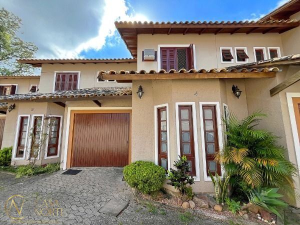 Casa de Condomínio à venda com 3 quartos, 229m², 1 suíte, 3 vagas, Travessa Alfredo Magalhães no bairro Ipanema em Porto Alegre