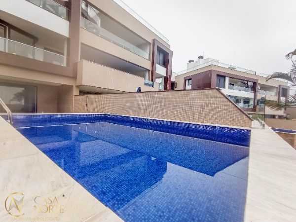 Cobertura à venda com 3 quartos, 346m², 3 suítes, 4 vagas, Rua Maraca no bairro Vila Assunção em Porto Alegre