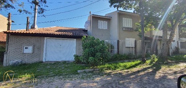 Casa à venda com 4 quartos, 160m², 2 suítes, 4 vagas, Rua Alvaro Pedro da Rosa no bairro Aberta dos Morros em Porto Alegre