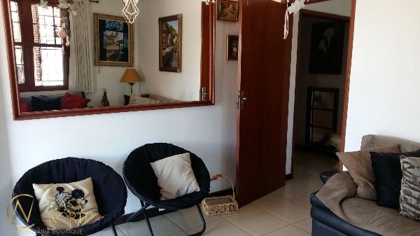 Casa à venda com 2 quartos, 128m², 6 vagas, Avenida Silva Paes no bairro Medianeira em Porto Alegre