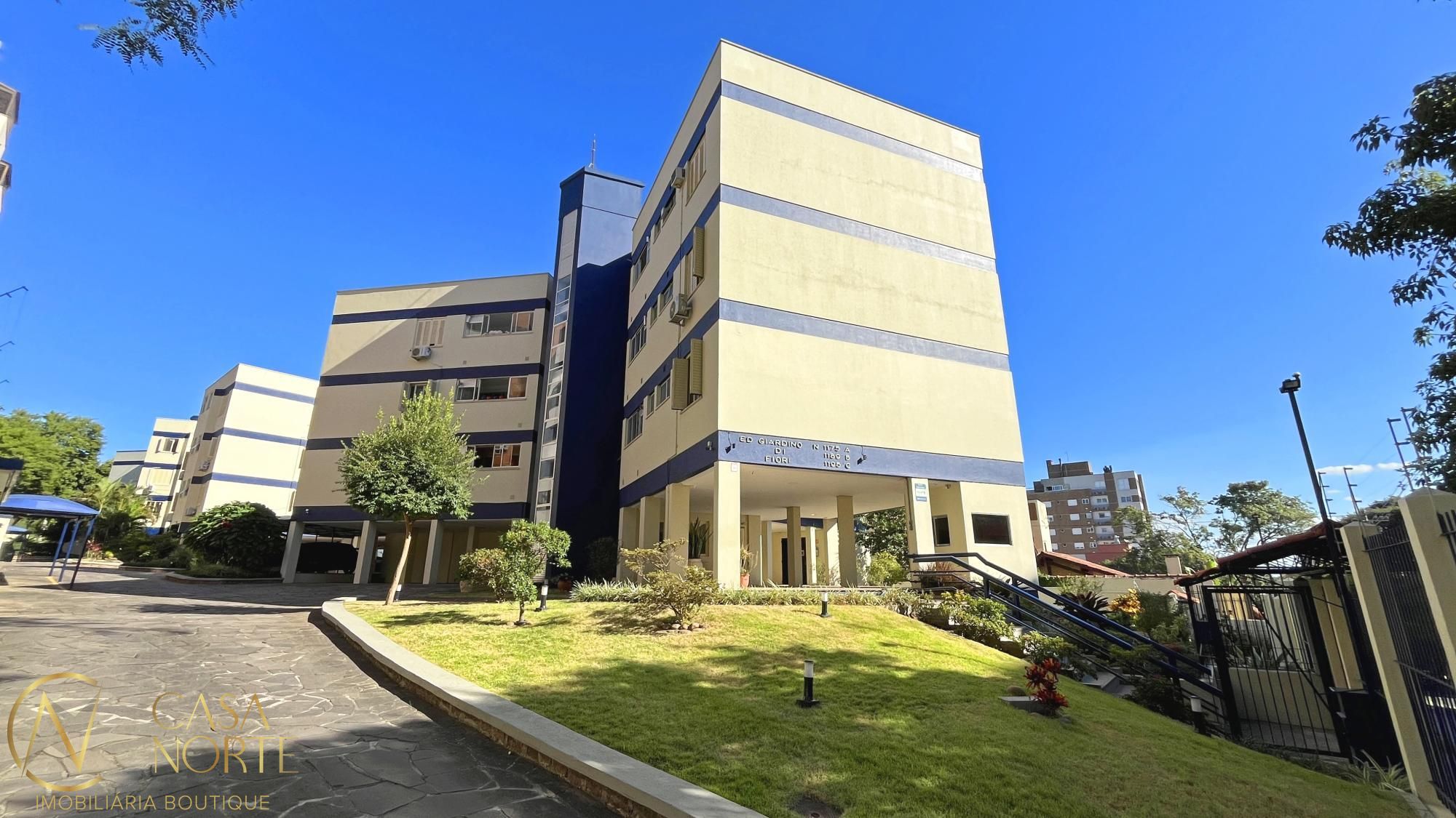 Apartamento à venda com 3 quartos, 97m², 1 suíte, 2 vagas, Rua Doutor Barcelos no bairro Tristeza em Porto Alegre