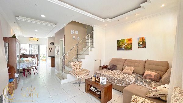 Casa de Condomínio à venda com 3 quartos, 159m², 1 suíte, 2 vagas, Estrada João Salomoni no bairro Vila Nova em Porto Alegre