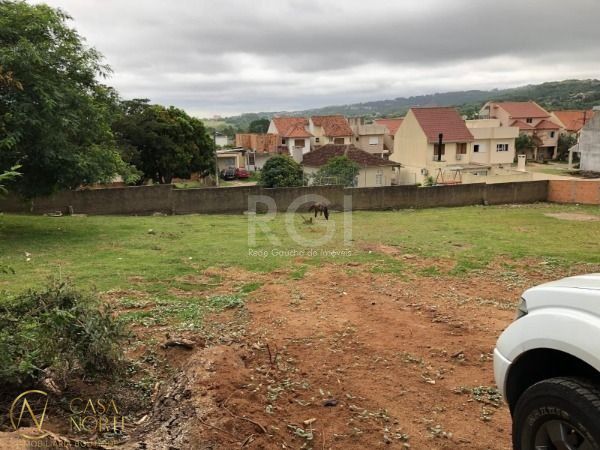 Terreno à venda  com 142m², Estrada Jorge Pereira Nunes no bairro Campo Novo em Porto Alegre