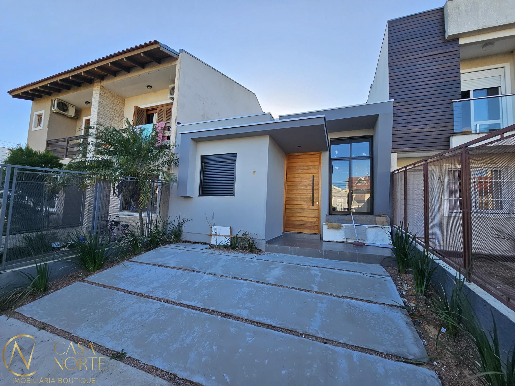 Casa à venda com 3 quartos, 80m², 1 suíte, 2 vagas, Rua Luzinete Alves Aragon no bairro Hípica em Porto Alegre