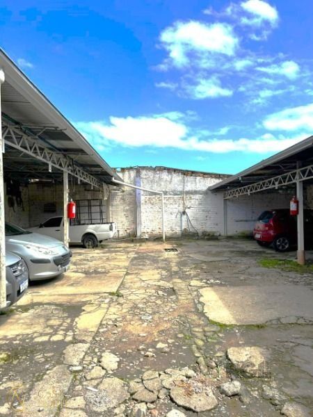 Terreno à venda  com 405m², Rua Chico Pedro no bairro Camaquã em Porto Alegre