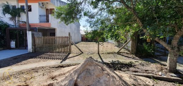Terreno à venda  com 176m², Rua Maria Lourdes Willms no bairro Hípica em Porto Alegre