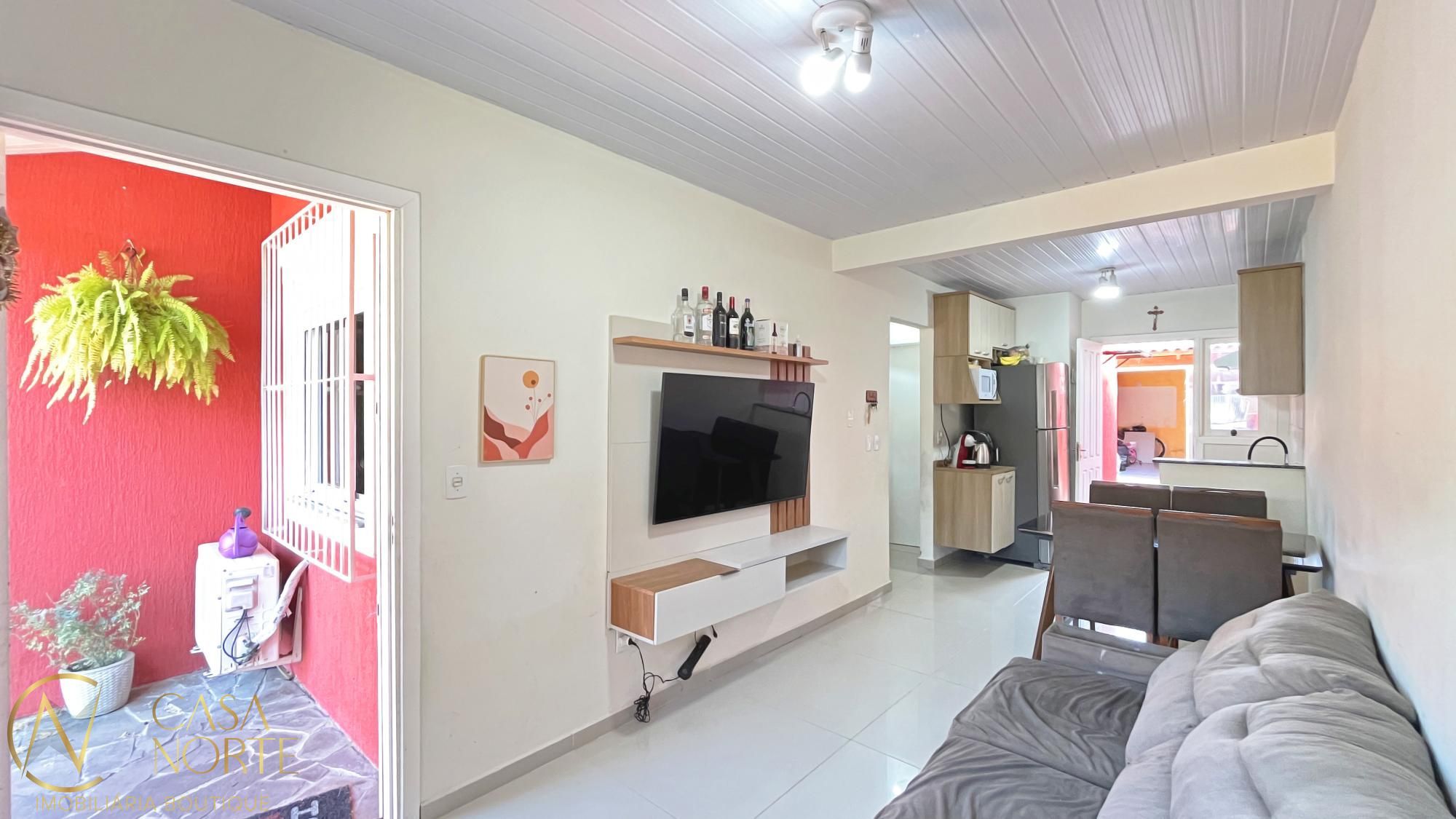 Casa à venda com 2 quartos, 43m², 1 vaga, Rua Padre Henrique Pauquet no bairro Hípica em Porto Alegre