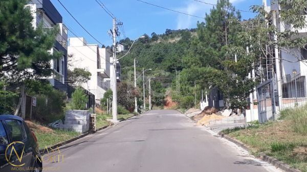 Terreno à venda  com 200m², Rua Manoel Fernandes no bairro Guarujá em Porto Alegre