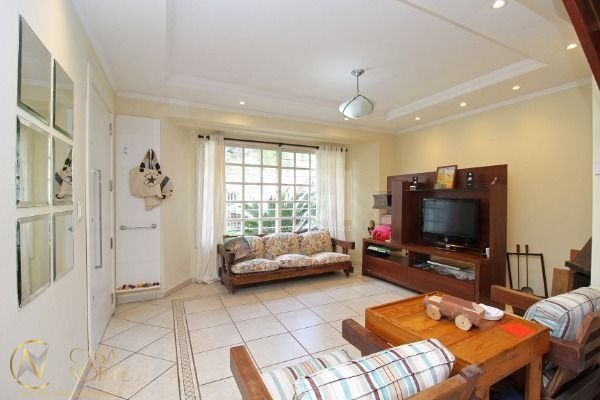 Casa à venda com 3 quartos, 154m², 1 suíte, 4 vagas, Pasteur no bairro Ipanema em Porto Alegre