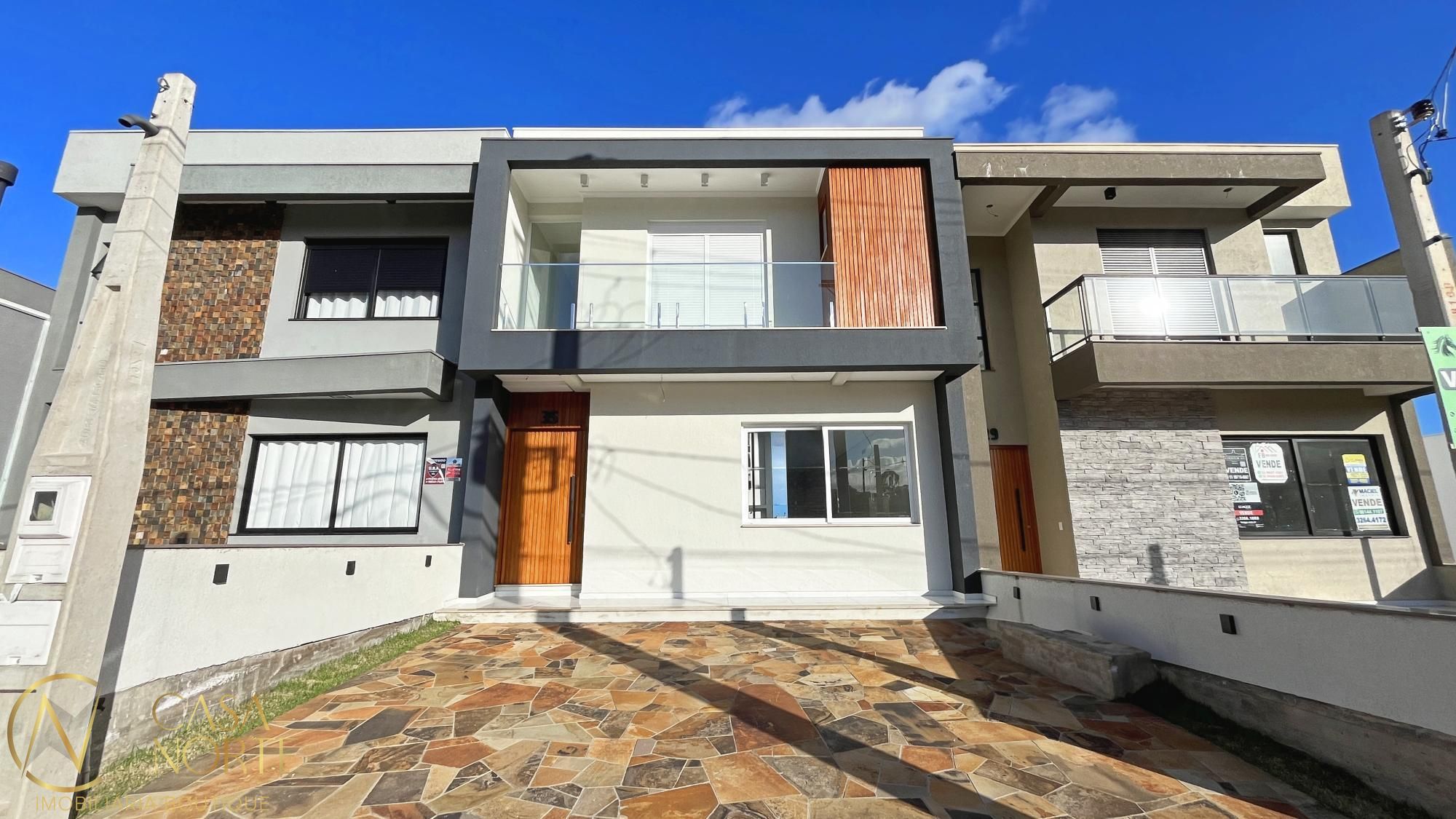 Casa à venda com 3 quartos, 162m², 2 suítes, 2 vagas, Rua João Otto Paiva no bairro Hípica em Porto Alegre