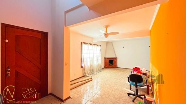 Casa à venda com 3 quartos, 320m², 1 suíte, 3 vagas, Rua Kyve T. Knijnik no bairro Espírito Santo em Porto Alegre