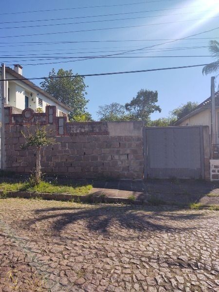 Terreno à venda , 340m², Rua Alfredo Varela no bairro Teresópolis em Porto Alegre